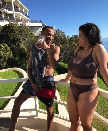 Mickyla Goslett 無料女優 写真