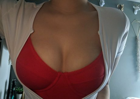 お金 OnlyFans アダルト 写真