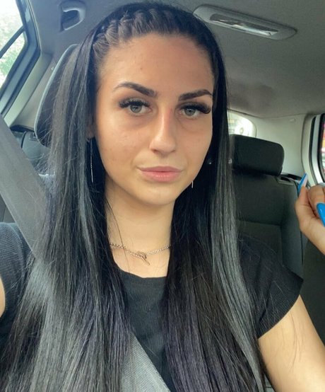 BelovedKhlloe ヌードモデル 写真