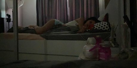 ブルネットの看護師OnlyFans エロチック 写真