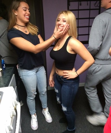 ティーンソロOnlyFans 美しいxxx ギャラリー