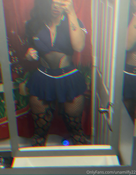 unamilfy22 アダルトモデル 写真