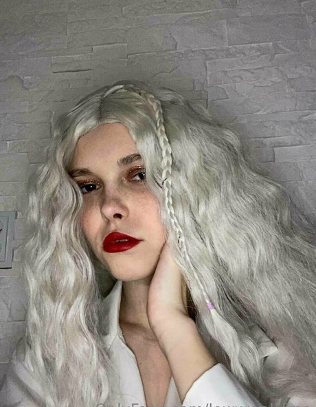 lowwwol free ポルノモデル 写真