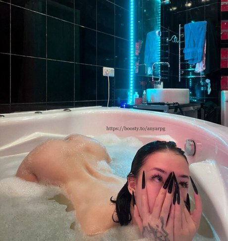 Anyarpg 裸のモデル 写真