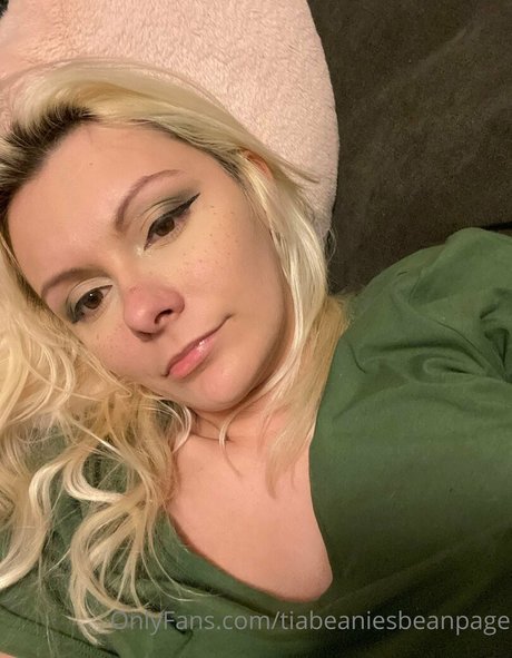 realprincesstiabeanie 女優 写真