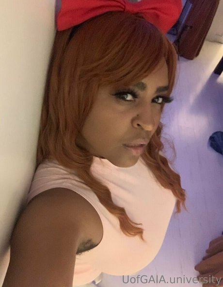 uofgaia 高品質モデル 写真