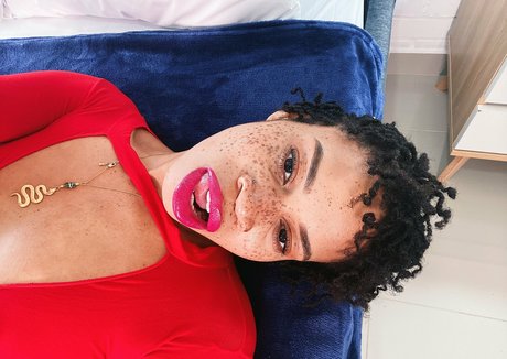 黒のランジェリーOnlyFans ホットポルノ 写真