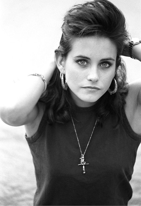 Courtney Cox アダルト女優 写真