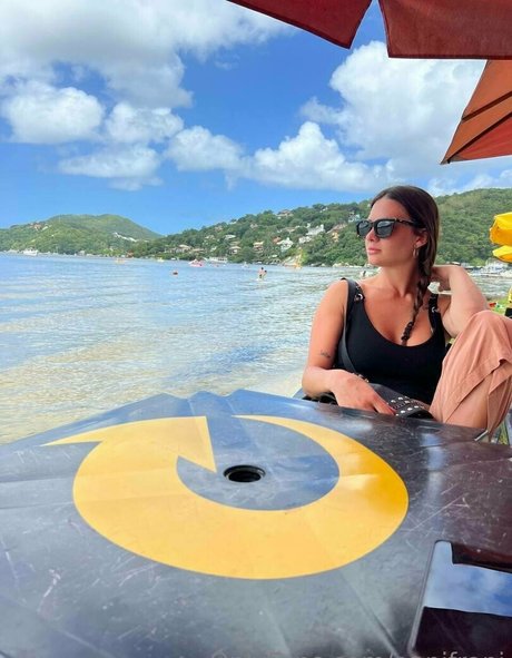 ニューハーフ 熟女 OnlyFans セクシー 画像