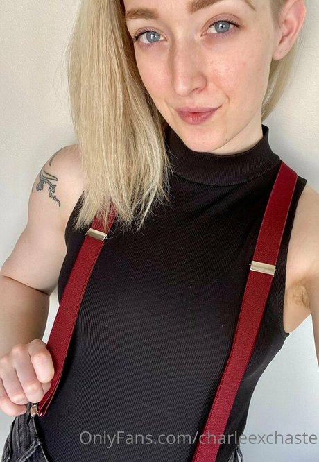 charleexchaste 美しいポルノスター 写真