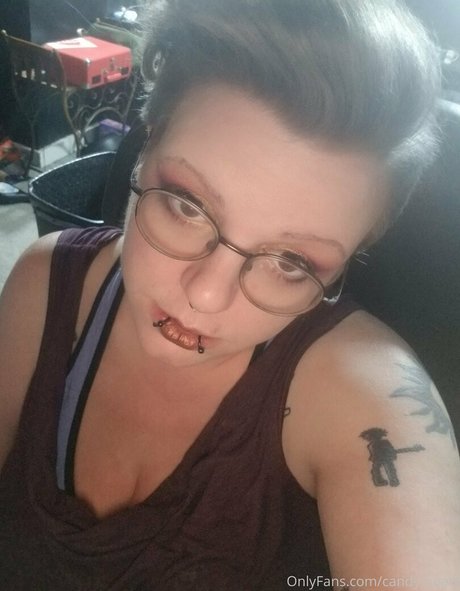 18歳のOnlyFans ポルノ 画像