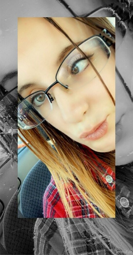 jennyfaefree エロティックなモデル 写真