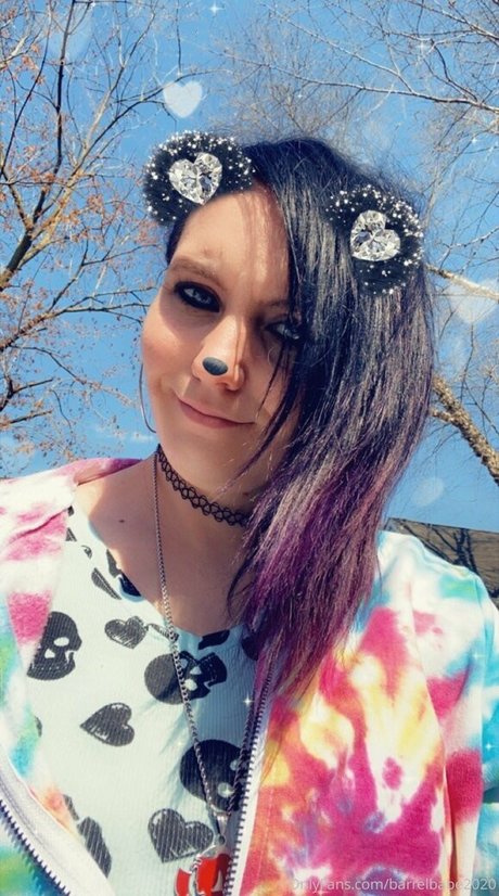 barrelbabe2020 かわいいモデル 写真