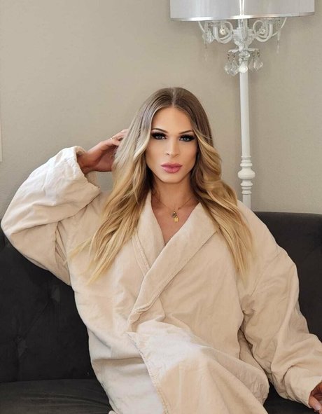 auroranorth 美しいモデル 写真