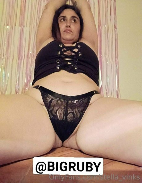 stella vinks 裸の女優 画像