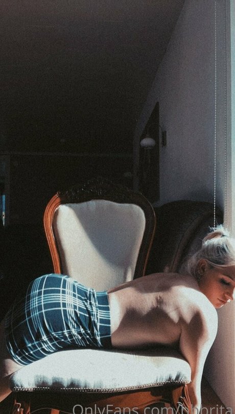 bbbrita 裸の女優 写真