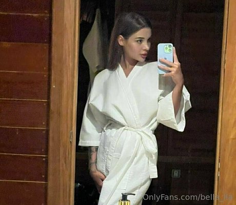 bella lla アダルトスター 画像