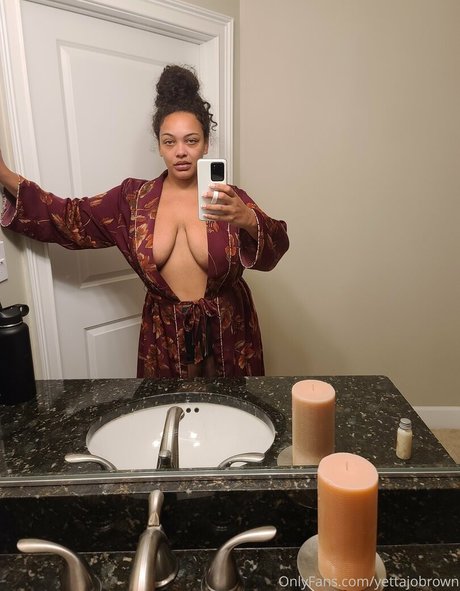 yettajobrown スター xxx 写真