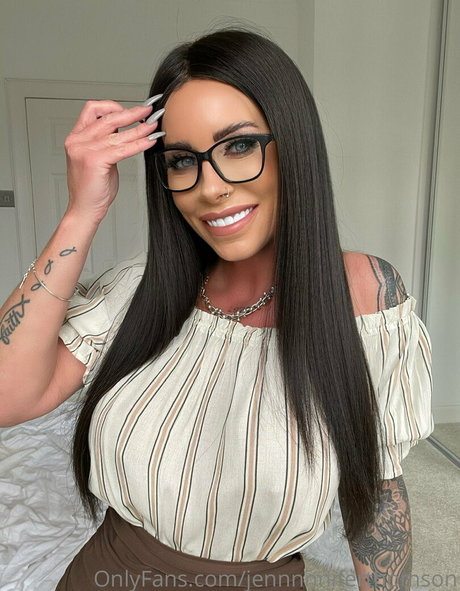 美しい足 OnlyFans 無料ヌード 写真