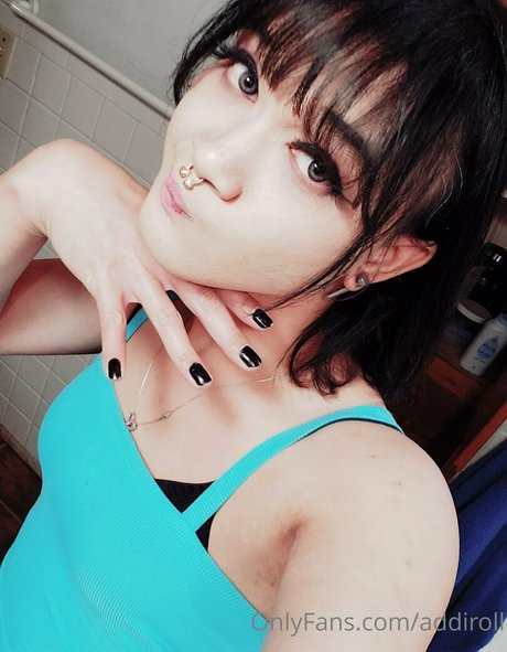 エモガールズOnlyFans エロチック 写真