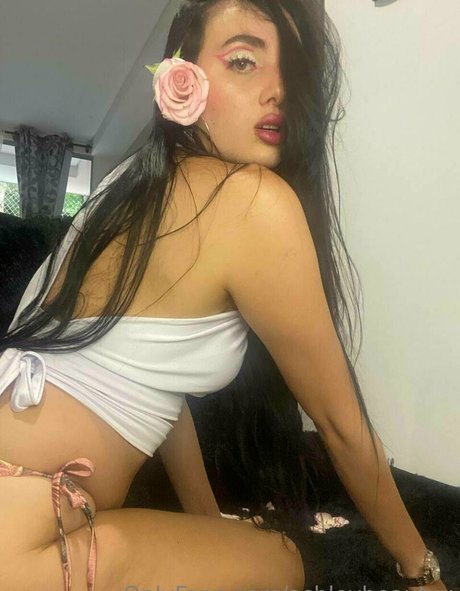 小柄なブロンドの熟女OnlyFans 美しい 画像