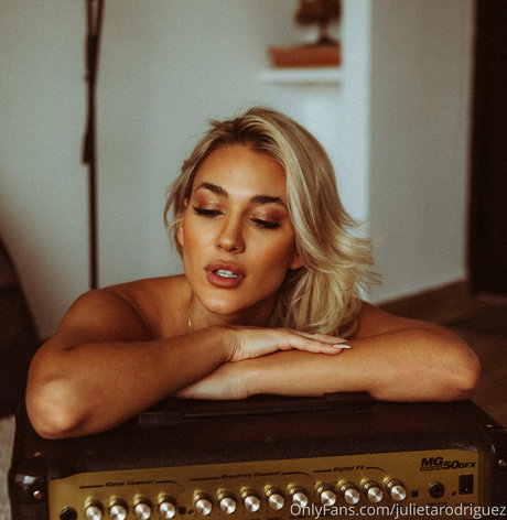 julietarodrigueztv アートモデル 画像