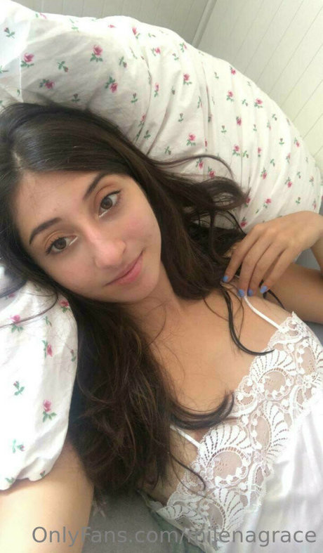 Milena Grace 高品質のポルノスター 写真