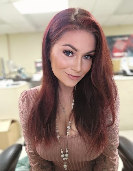 BBW 教師 OnlyFans 可愛い 写真