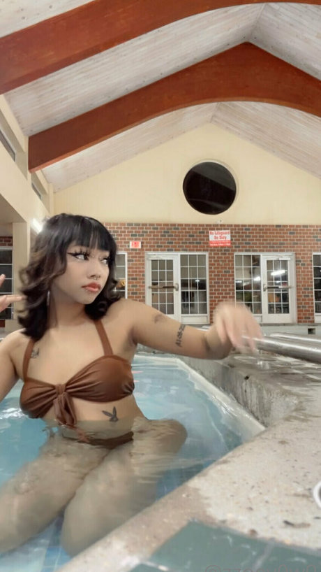 cyb3rb0t ポルノスター 裸 写真