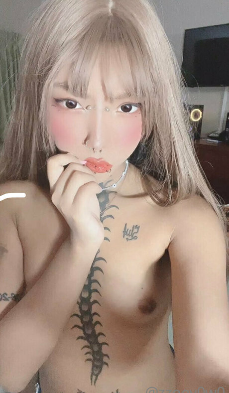 cyb3rb0t ポルノスター ヌード 画像