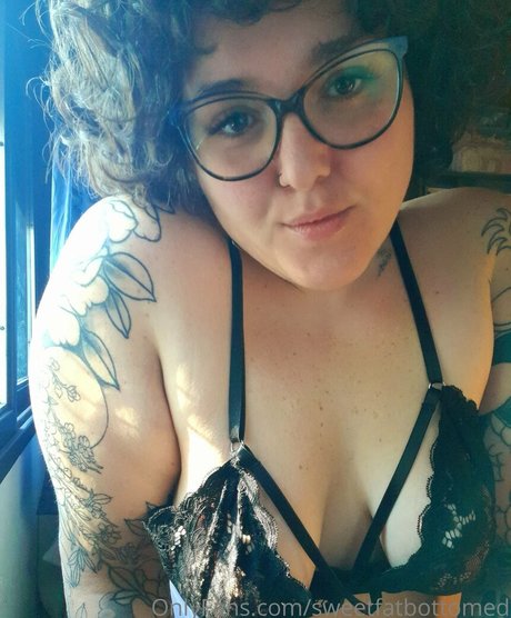 スターティーンオンリーファンズ ヌード 画像