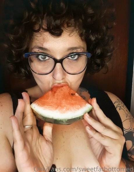 sweetfatbottomed xxxスター 写真