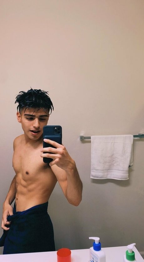 アジア人トゥインクOnlyFans ポルノグラフィック 写真