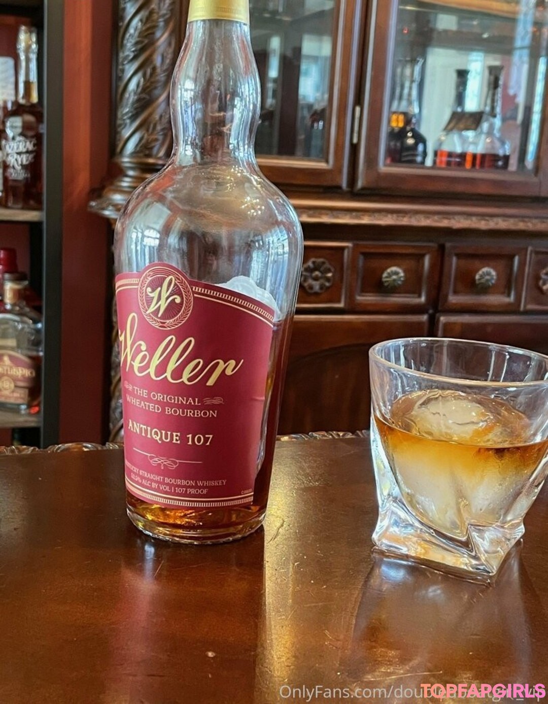 OnlyFansを無効にしました セクシー裸 画像