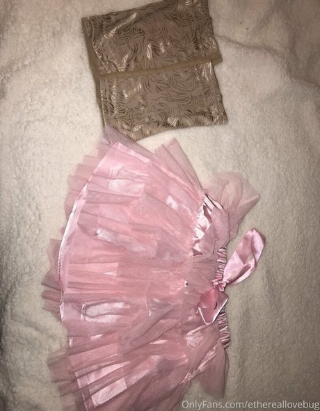 Ethereallovebug ポルノスター トップ 画像