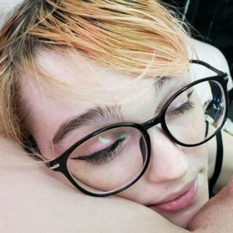 tsren アダルト女優 写真