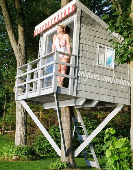 ブルネットの教師OnlyFans 限定 ギャラリー