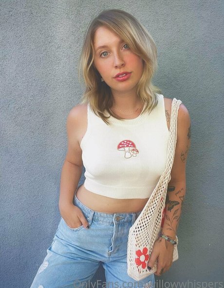 痩せた金髪の熟女OnlyFans 無料ポルノ 写真