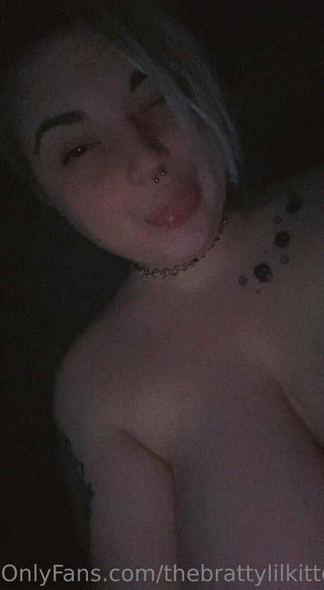 thebrattylilkitten 最高のモデル 写真