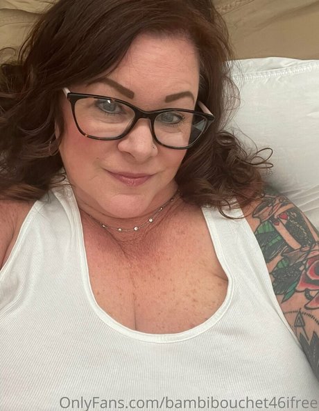 ブルネットの看護師OnlyFans 美しい裸 ギャラリー