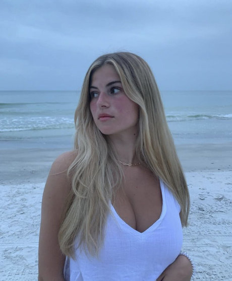 Shea O ポルノスター 裸 写真