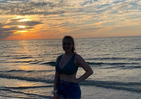 Emily V 無料のスター 写真