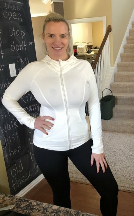 Tori Hendricz HDスター 写真