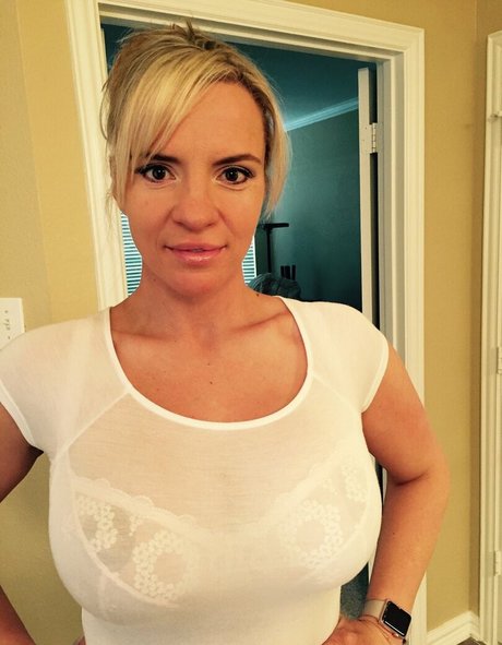 Tori Hendricz ポルノスター 写真