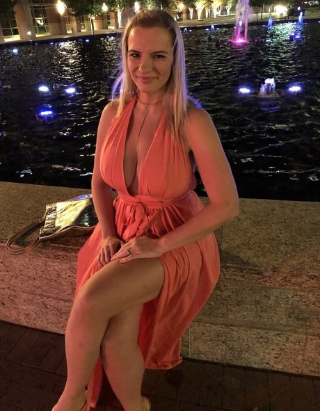 スリムな熟女OnlyFans ホットポルノ 画像