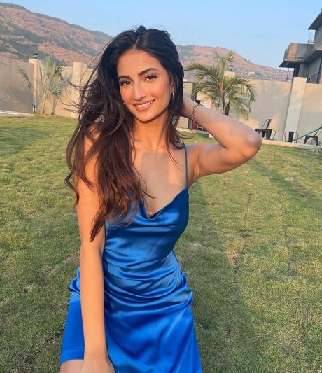 アナルパウグオンリーファンズ ヌード 写真