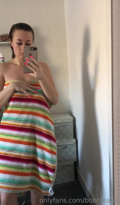 曲線美のティーンズOnlyFans セクシー裸 写真