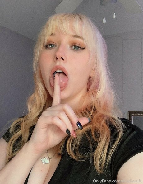 Madiwaifu ポルノスター トップ ギャラリー