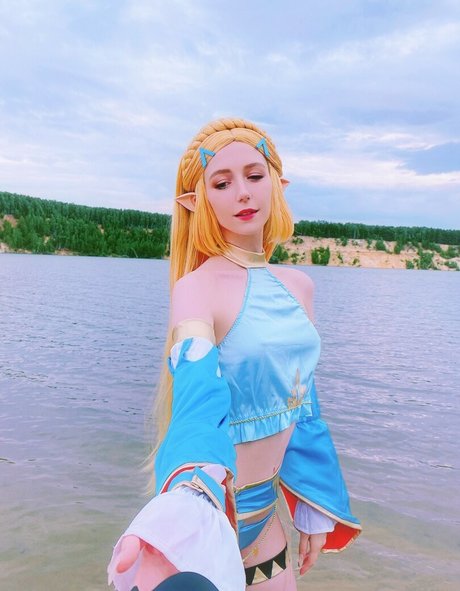 曲線美の熟女OnlyFans 美しいヌード 画像