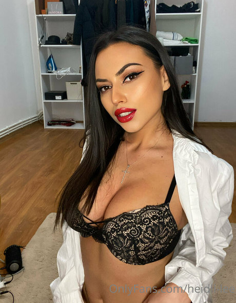 裸のトゥインクOnlyFans 美しいヌード アーカイブ